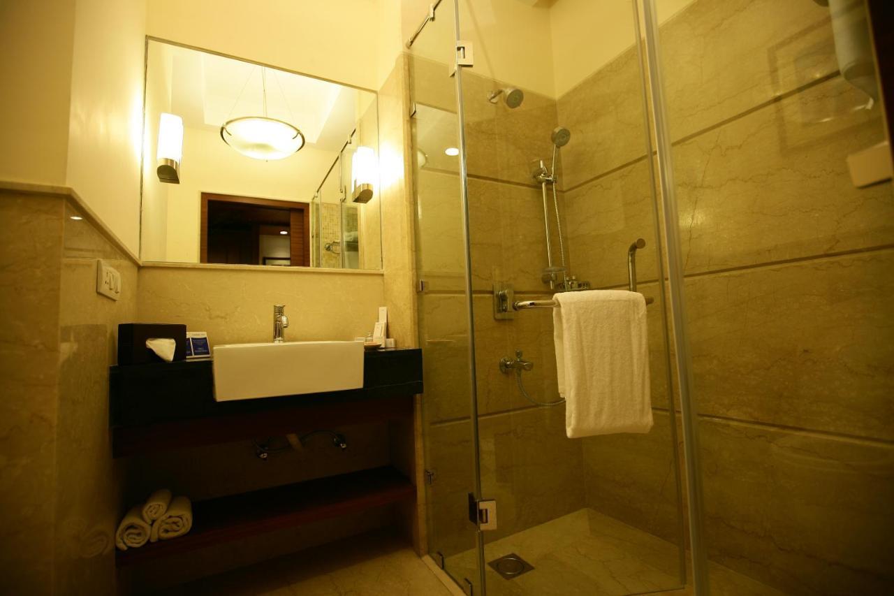Muse Sarovar Portico Nehru Place Nuova Delhi Esterno foto