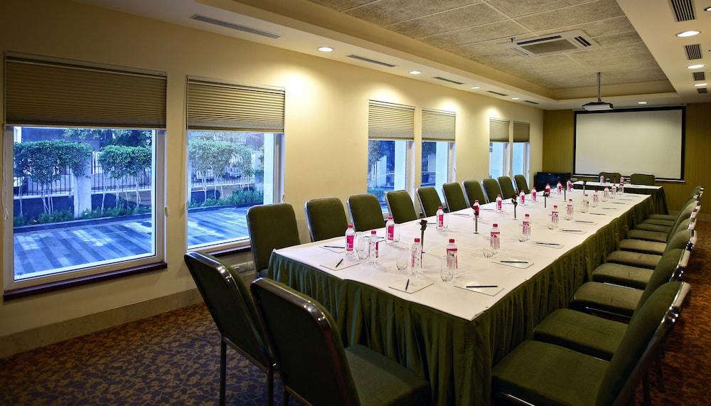 Muse Sarovar Portico Nehru Place Nuova Delhi Esterno foto