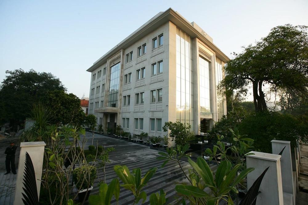 Muse Sarovar Portico Nehru Place Nuova Delhi Esterno foto