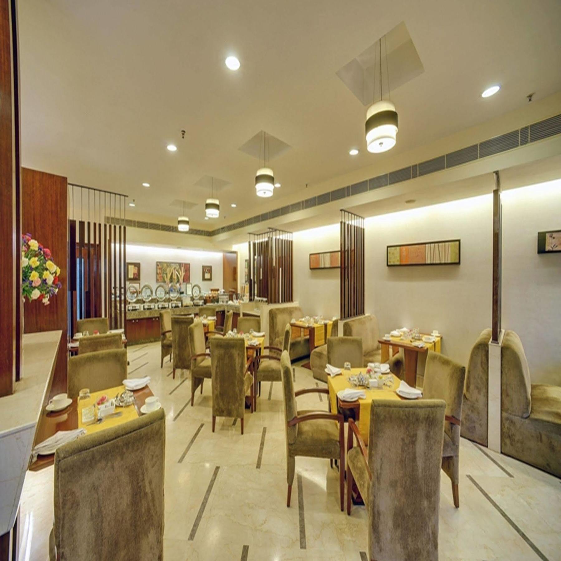 Muse Sarovar Portico Nehru Place Nuova Delhi Esterno foto