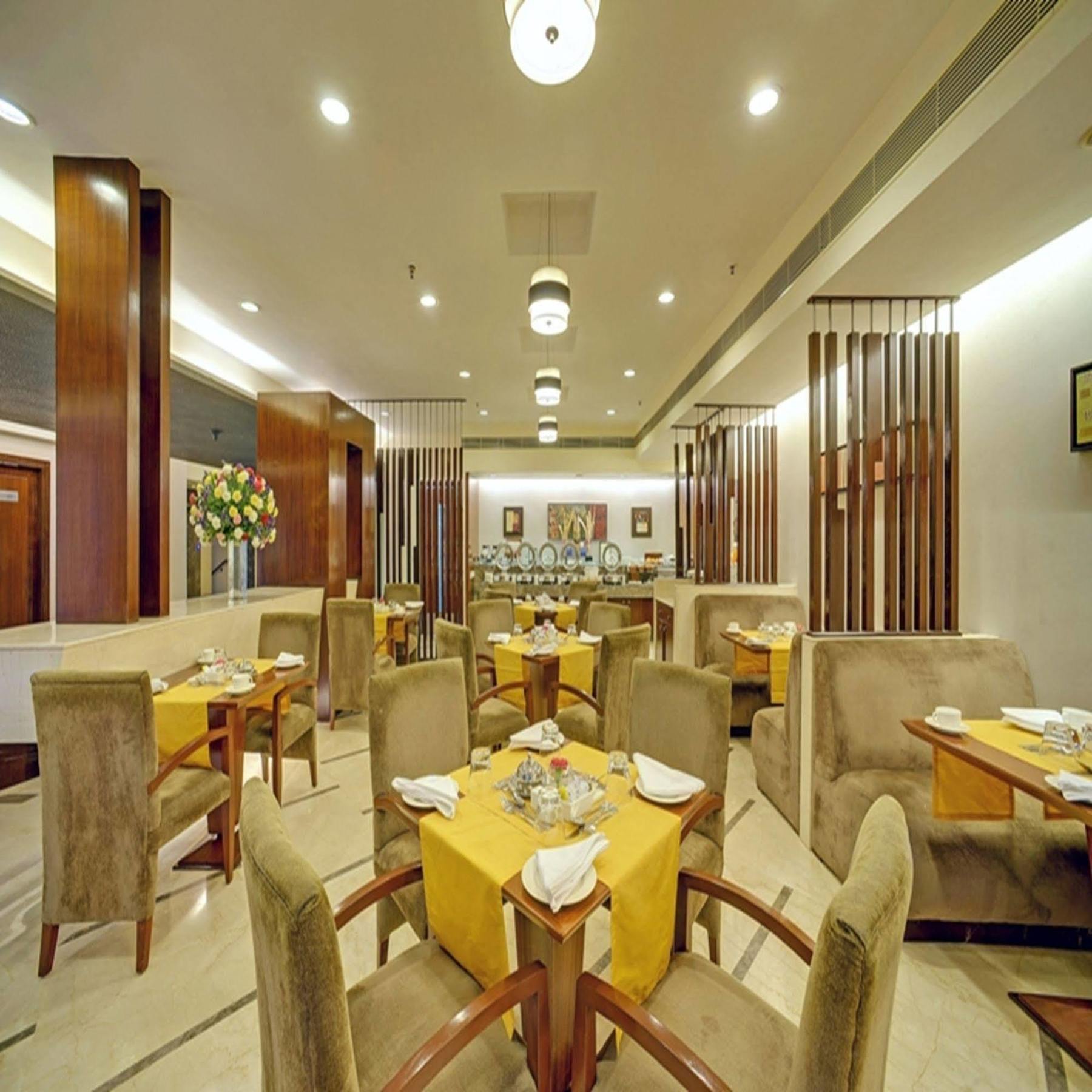Muse Sarovar Portico Nehru Place Nuova Delhi Esterno foto