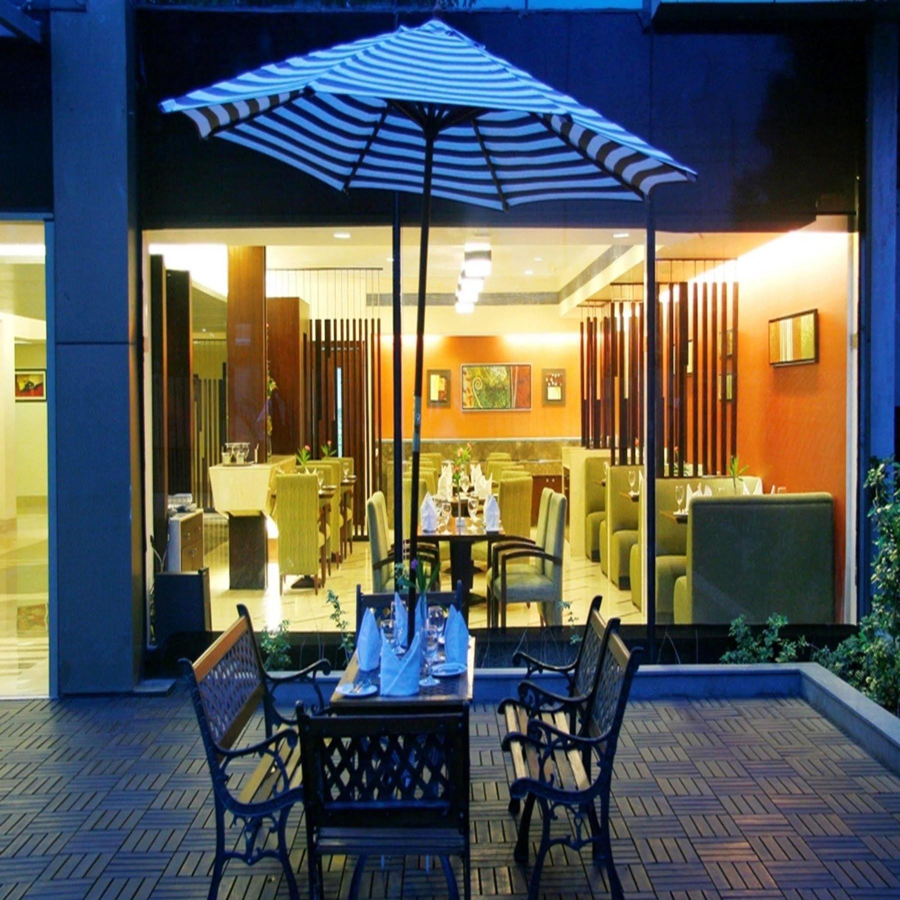 Muse Sarovar Portico Nehru Place Nuova Delhi Esterno foto